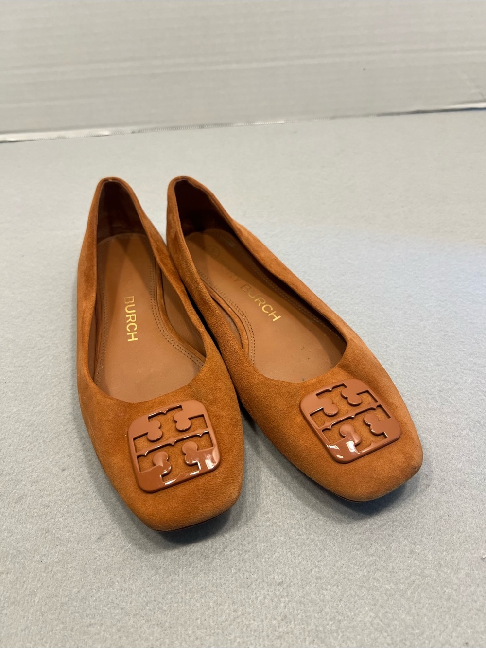 Tory Burch Georgia Ballet Flats Dulce De Leche Tan Suede Square Toe Logo S 7.5
